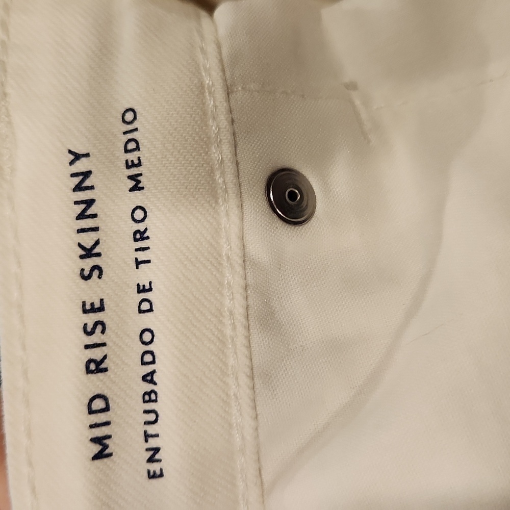 [Universal Thread] Mid Rise Skinny - Size 2/26R - Picture 9 of 9